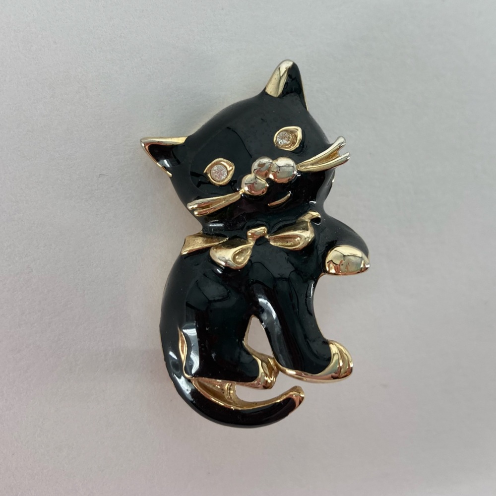 Vintage Black Cat Brooch Pin Enamel Gold Tone Clear Rhinestones 3D Bow Kitten 3D